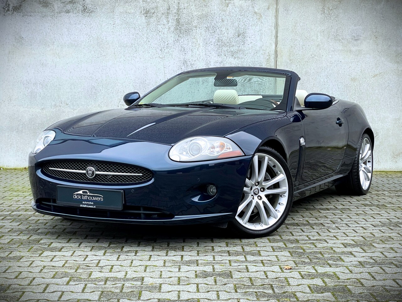 Jaguar XK - 4.2 V8 Convertible / 37.0000KM / YOUNGTIMER / BEAUTY - AutoWereld.nl