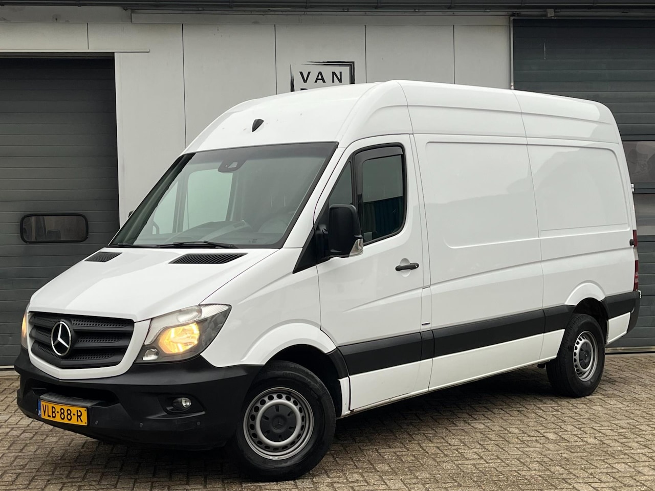 Mercedes-Benz Sprinter - 319 3.0 V6 BlueTEC Autom. Airco Camera EURO 6 - AutoWereld.nl