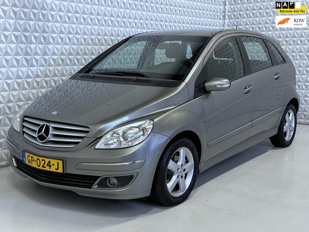 Mercedes-Benz B-klasse - 170 AUTOMAAT / 188.000km (2005) - AutoWereld.nl