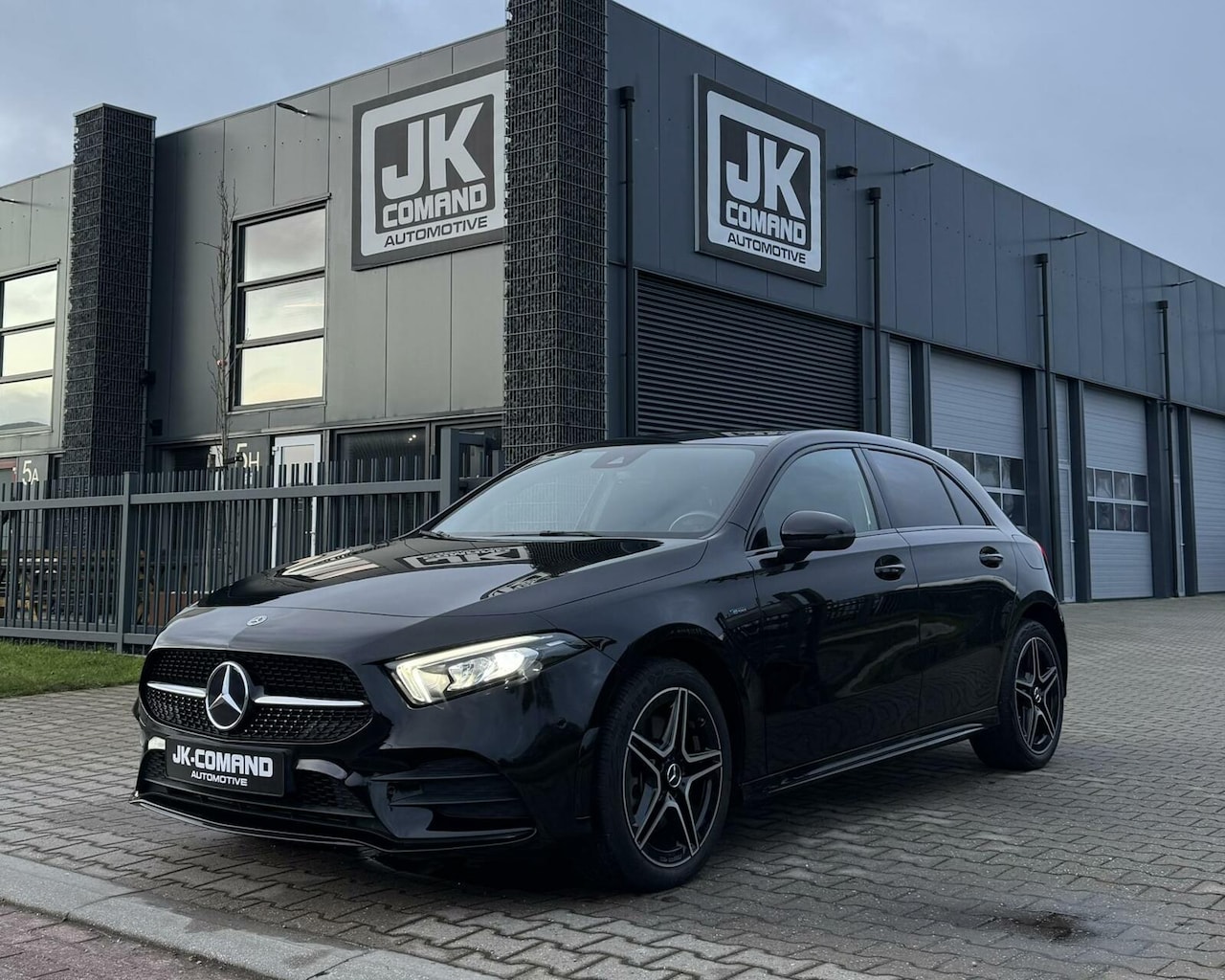 Mercedes-Benz A-klasse - 250e AMG Widescreen | Ambient light | Cam - AutoWereld.nl