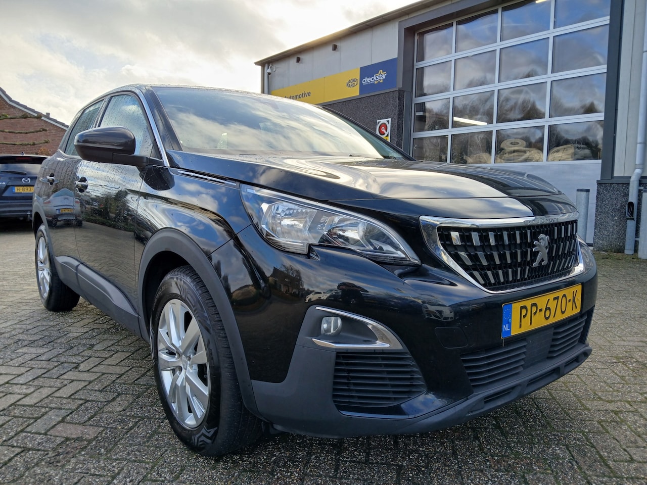 Peugeot 3008 - 1.2 PureTech Active - Navigatie - NAP - AutoWereld.nl