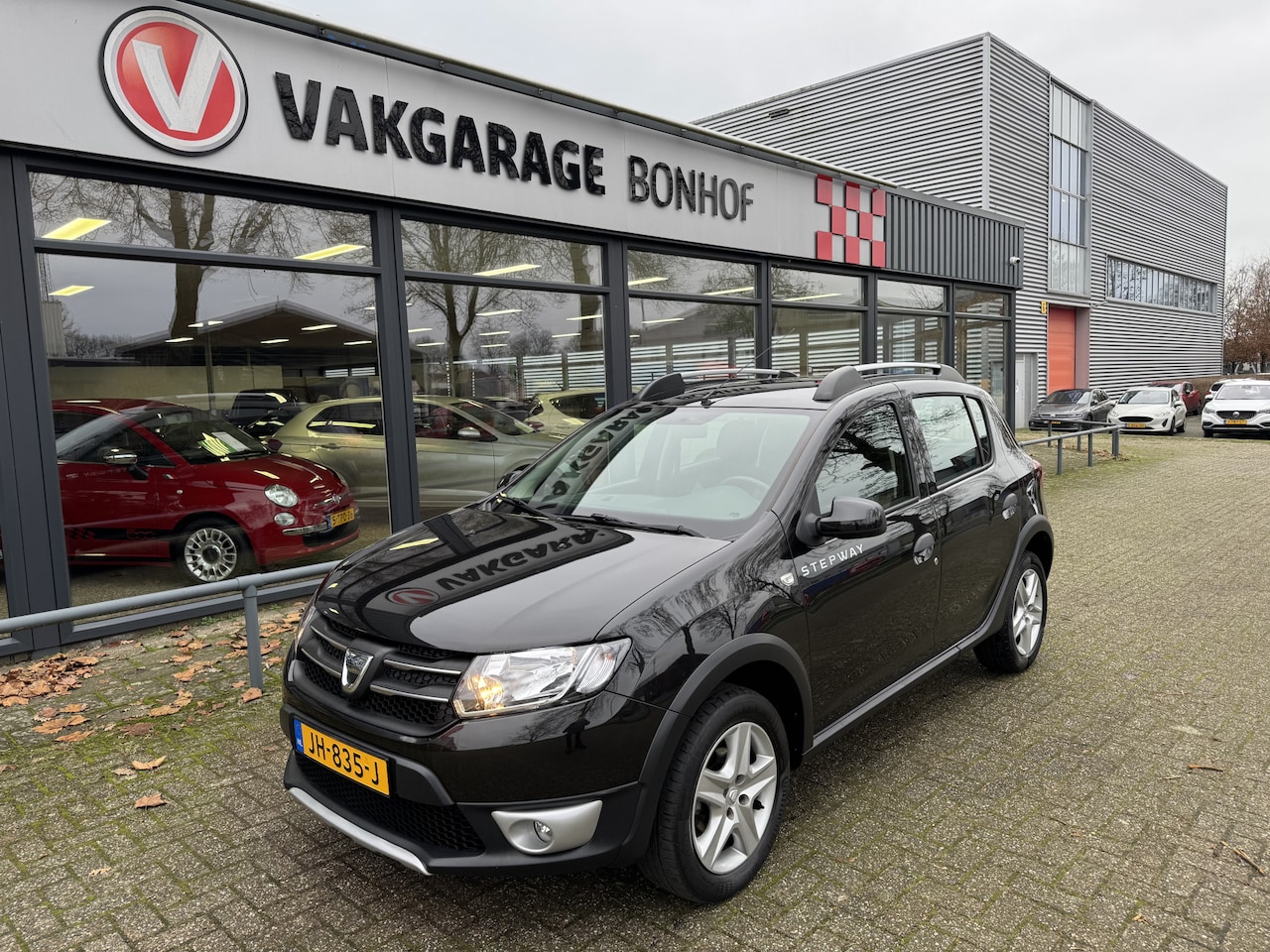 Dacia Sandero Stepway - 0.9 TCe Easy-R Lauréate AUTOMAAT-AIRCO-NAVI - AutoWereld.nl