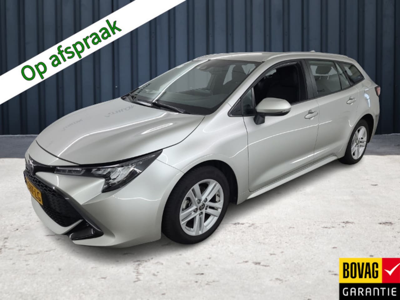 Toyota Corolla Touring Sports - 1.8 Hybrid Active (98 PK) 1e-Eig, Toyota-Dealer-Onder, 12-Mnd-BOVAG, NL-Auto, Apple-Carpla - AutoWereld.nl