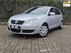 Volkswagen Polo - 1.4-16V Comfortline Airco 5Deurs NW Koppeling APK Cruise