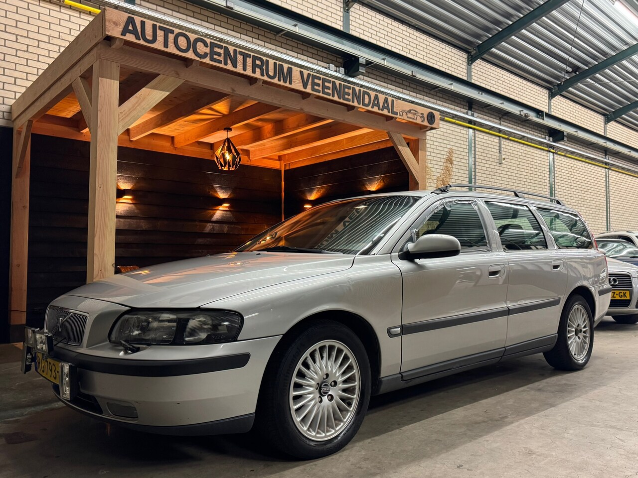 Volvo V70 - 2.4 5-CILINDER 140 PK INRUILKOOPJE - AutoWereld.nl