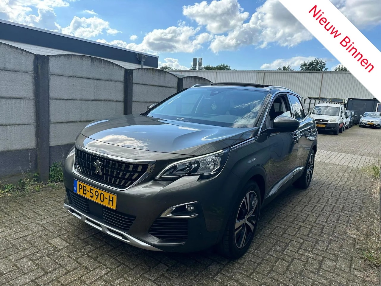 Peugeot 3008 - 1.6 BlueHDI Executive PANO/ AUTOMAAT/ DIGI DASH! - AutoWereld.nl