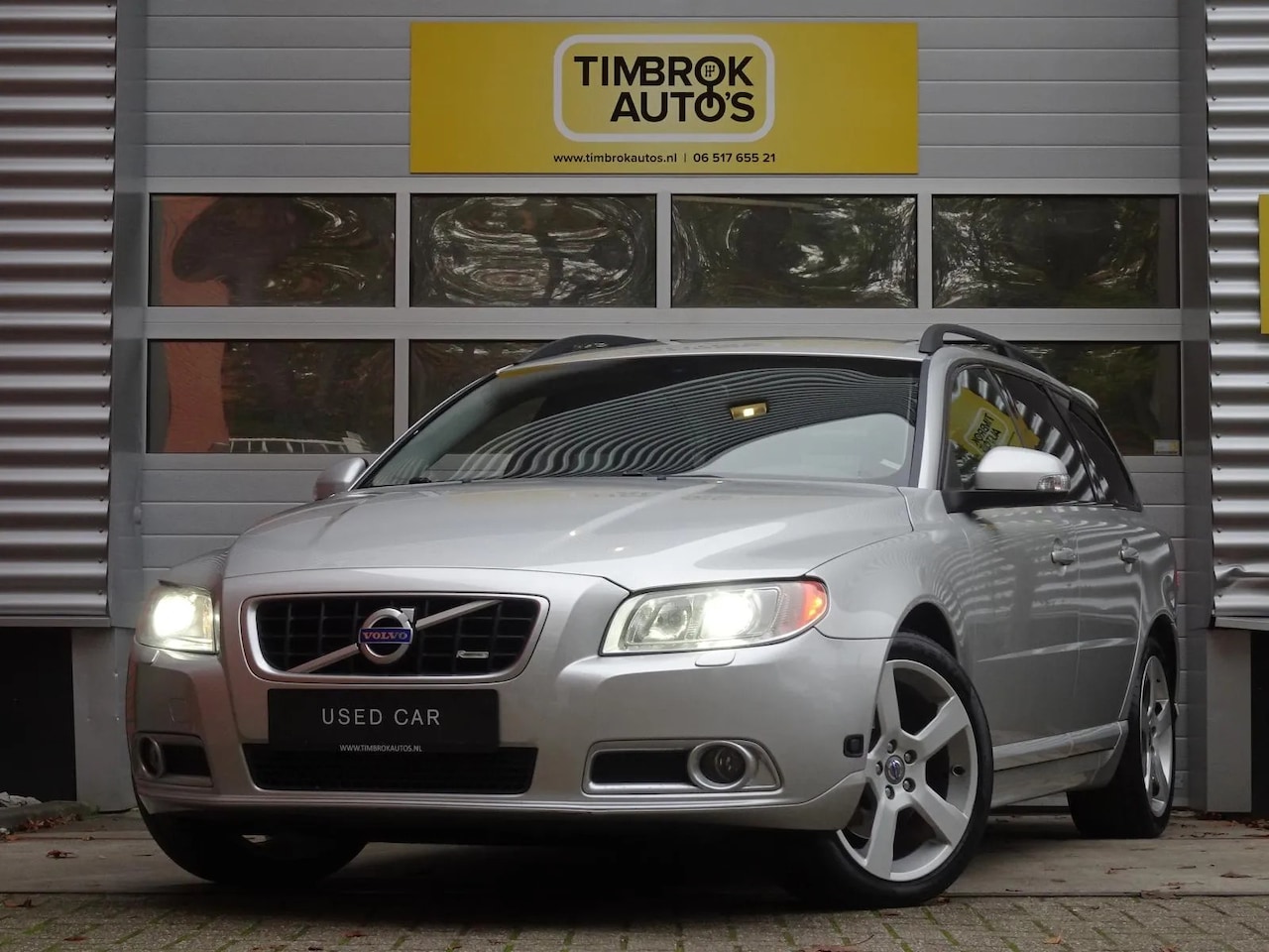 Volvo V70 - 2.5FT 231pk H6 R-Design Dealer-onderhouden - AutoWereld.nl