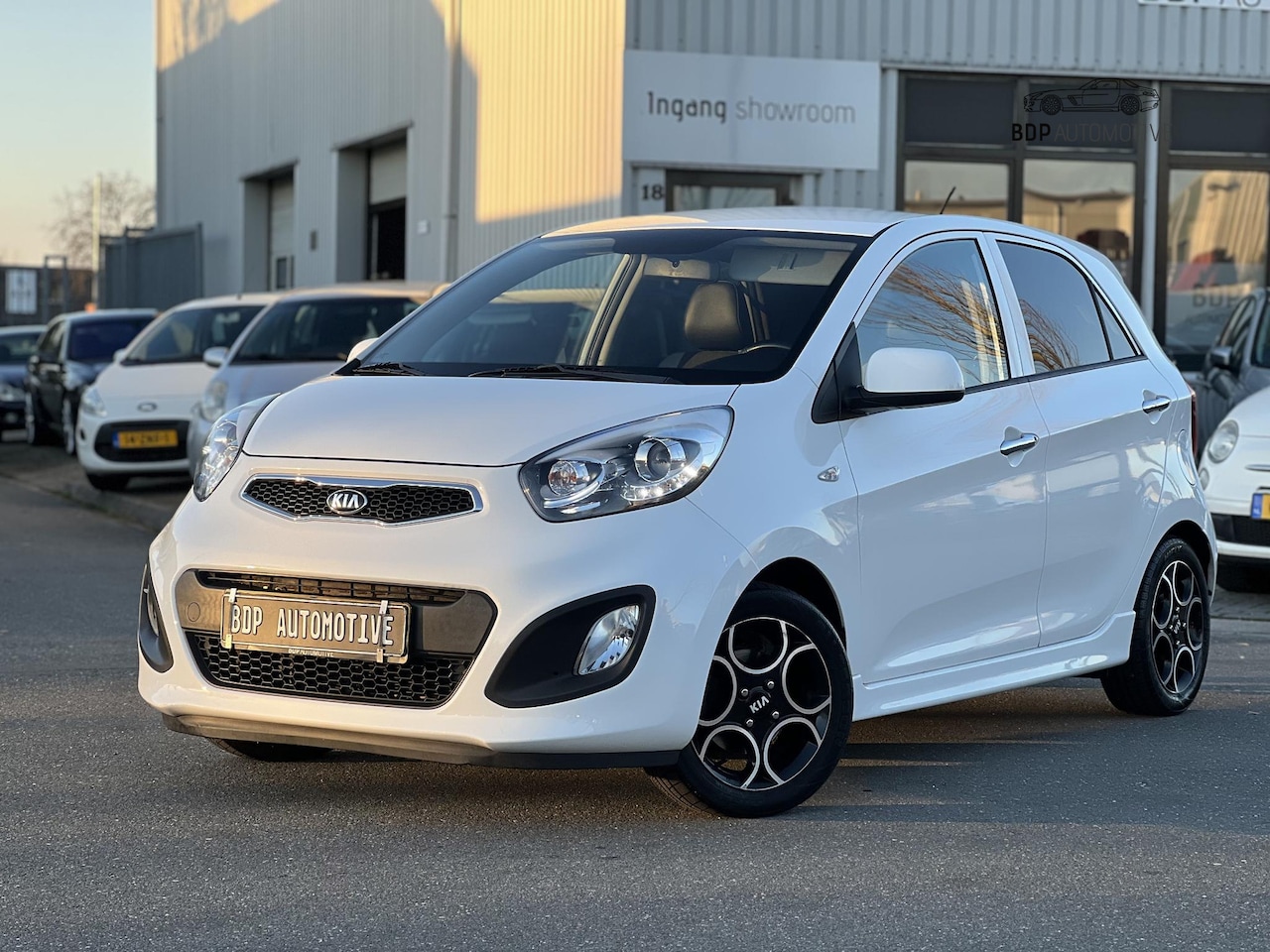 Kia Picanto - 1.2 CVVT World Cup Ed. HALF LEER/AIRCO/LED - AutoWereld.nl