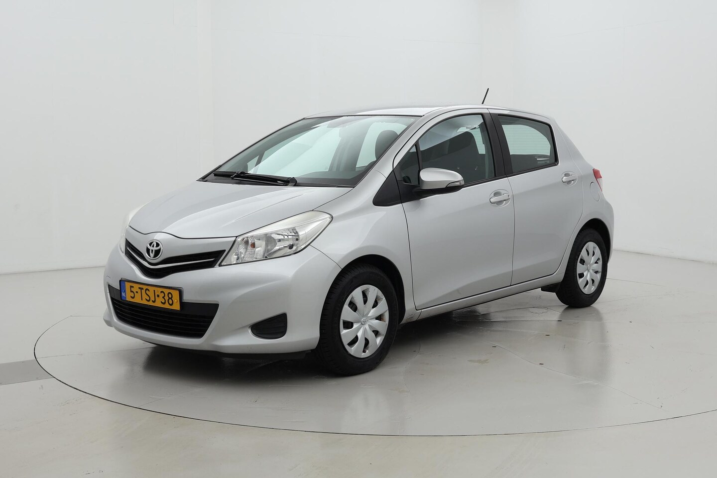 Toyota Yaris - 1.0 VVT-i Now 1.0 VVT-i Now - AutoWereld.nl