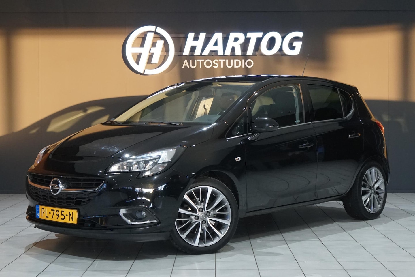 Opel Corsa - 1.0 Turbo Innovation + CAMERA / APPLE CARPLAY / STOELVERWARMING - AutoWereld.nl