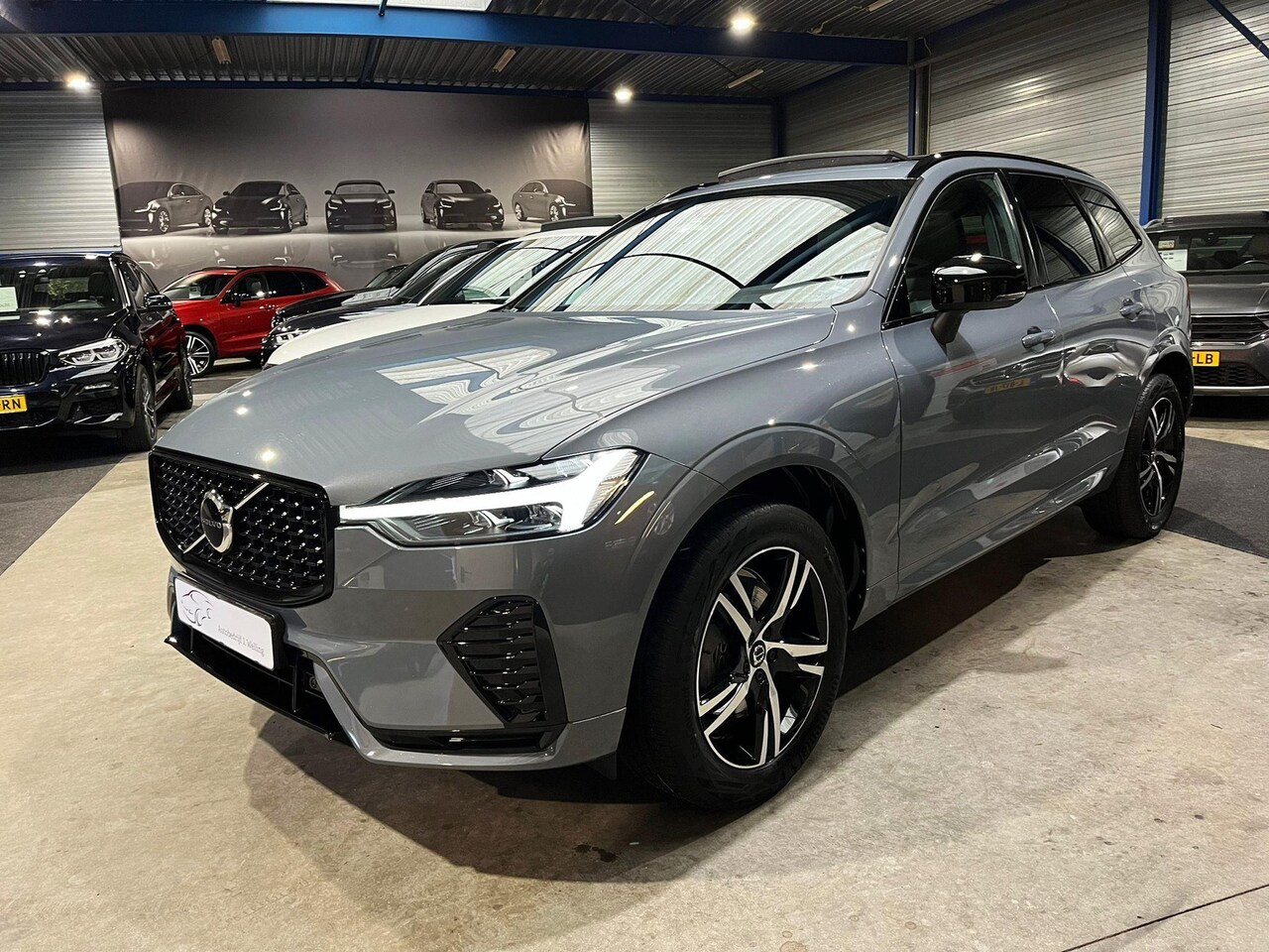 Volvo XC60 - 2.0 B4 R-Design facelift / pano / camera - AutoWereld.nl