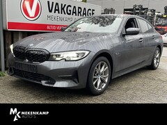 BMW 3-serie - 330e Sport Line 17"/Adaptieve cruise/Stuur + stoelverwarming/PDC v+a/Sportstoelen/HiFi/App