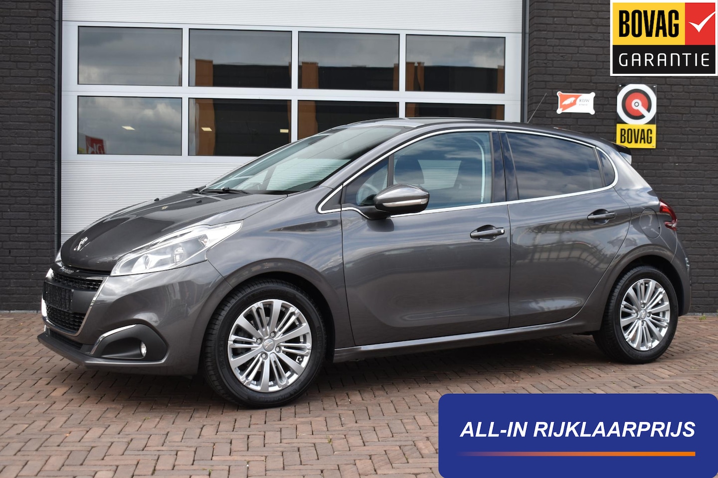 Peugeot 208 - 1.2 PureTech 82PK Allure | Navi | Camera | Carplay | Incl. Garantie - AutoWereld.nl