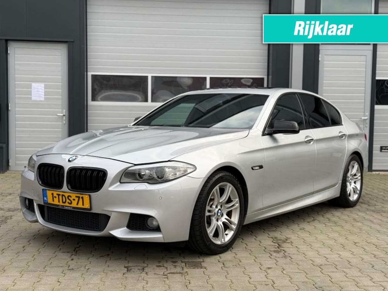 BMW 5-serie - 520i EXE M-SPORT *APK 09-2025* AIRCO NAVIGATIE PDC TEL XENON AUX - AutoWereld.nl