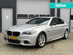 BMW 5-serie - 520i EXE M-SPORT *APK 09-2025* AIRCO NAVIGATIE PDC TEL XENON AUX