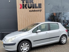 Peugeot 307 - 1.4 XT