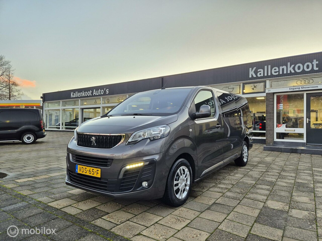 Peugeot Expert - Bestel 2.0 BlueHDI 120 Long Asphalt DC - AutoWereld.nl