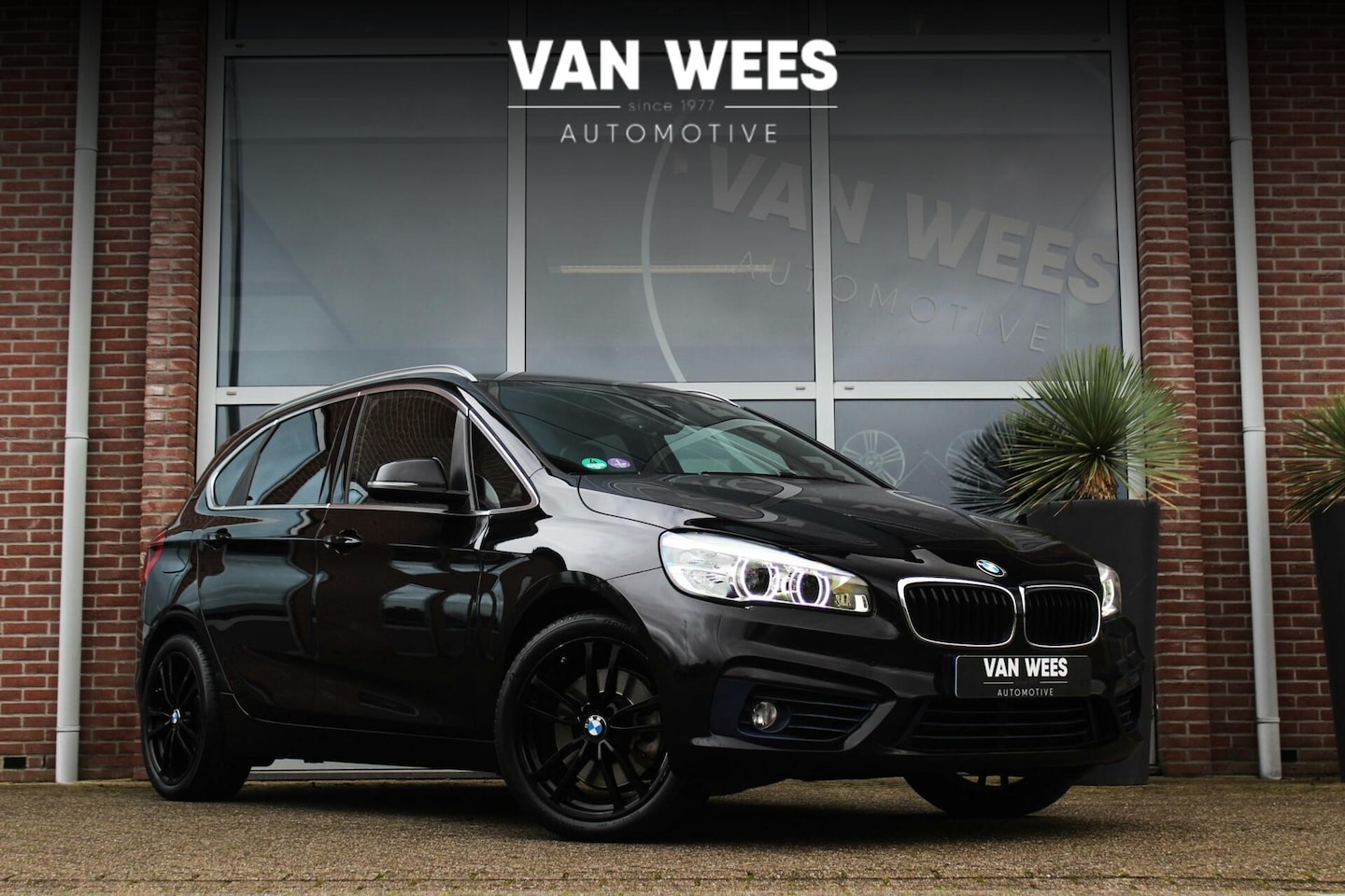 BMW 2-serie Active Tourer - 225xe F45 iPerformance Centennial High Executive | NL auto | 2e eigenaar | LED | 18 inch | - AutoWereld.nl