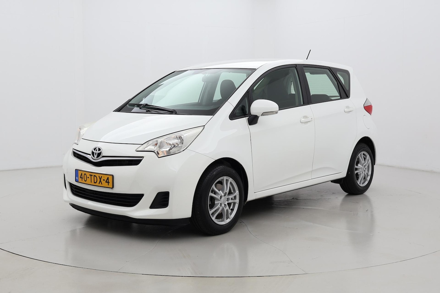 Toyota Verso S - 1.3 VVT-i Comfort 1.3 VVT-i Comfort 5drs - AutoWereld.nl