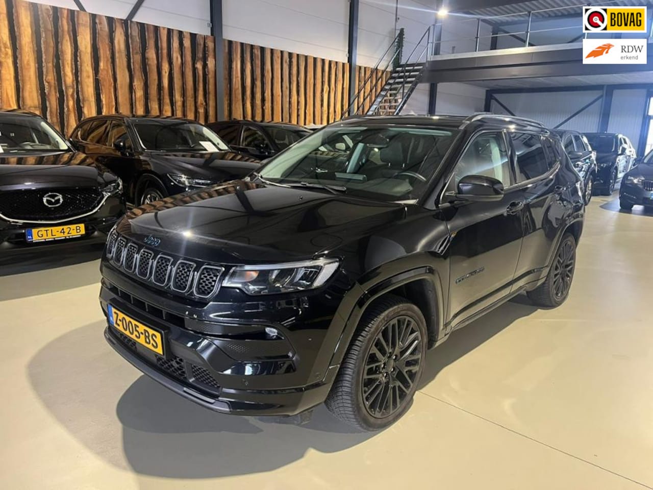 Jeep Compass - 4xe 240 Plug-in Hybrid Electric S black edition leder - AutoWereld.nl