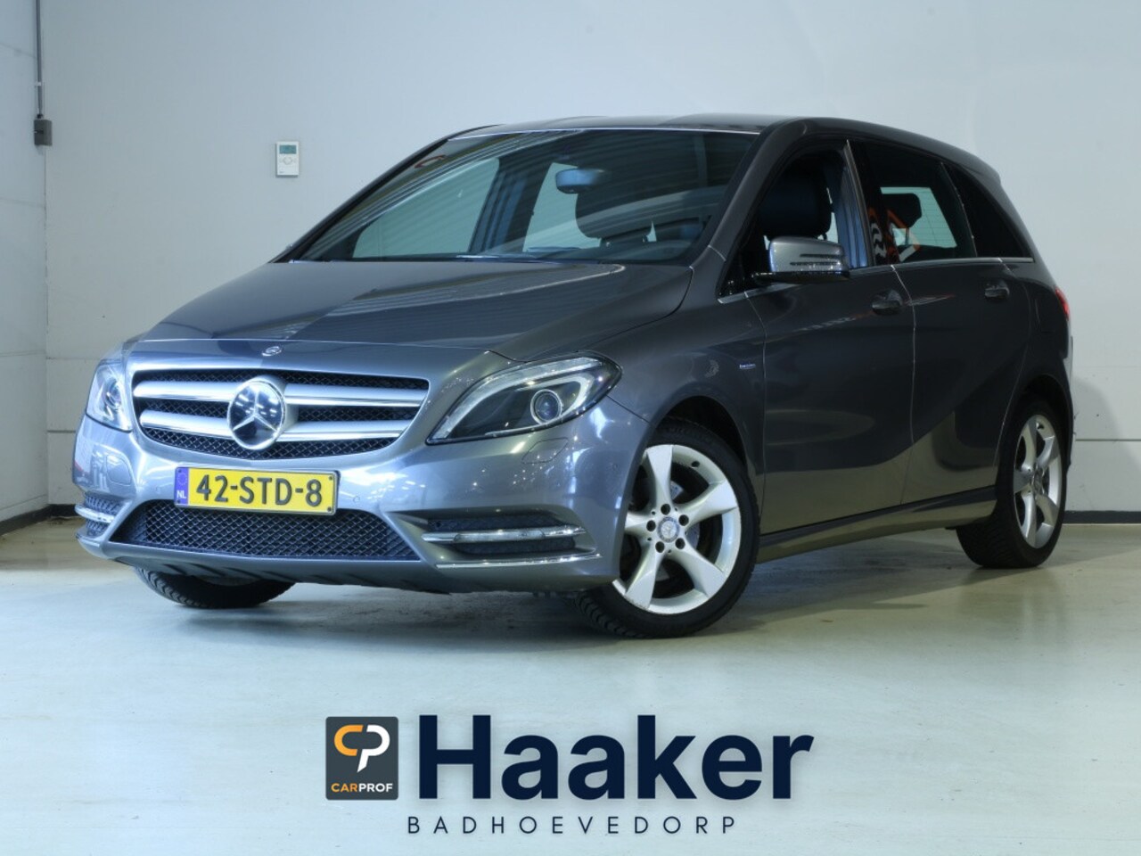 Mercedes-Benz B-klasse - 180 Ambition * ALL-IN PRIJS * 1 JAAR GARANTIE - AutoWereld.nl