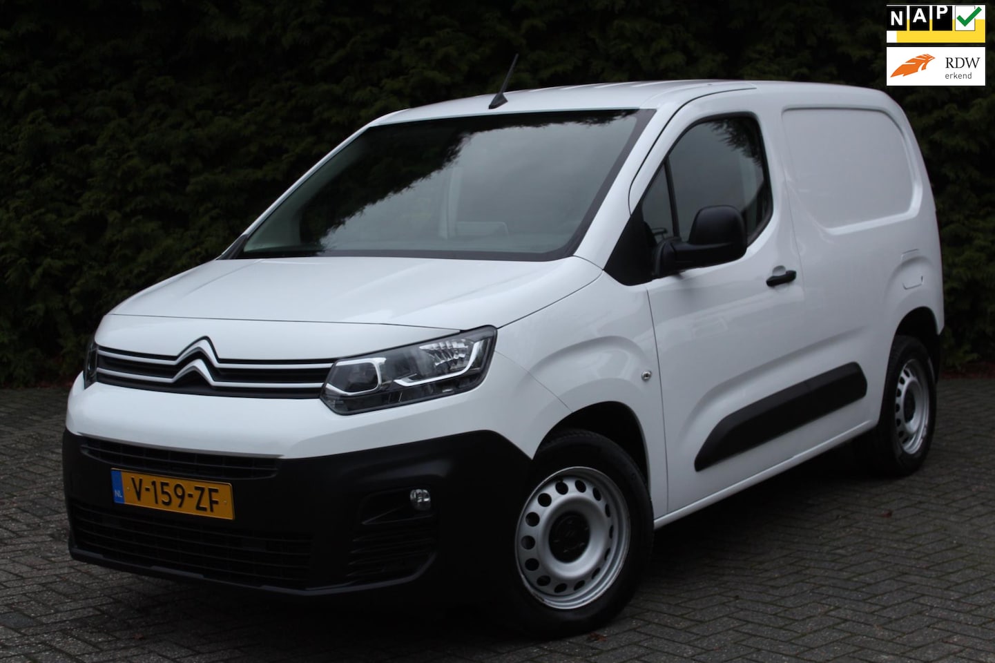 Citroën Berlingo - 1.6 BlueHDI Club 99PK | Airco | Cruise Control | PDC V+A | Inbouw | NAVI - AutoWereld.nl