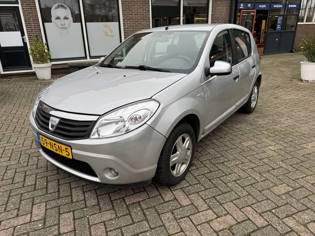 Dacia Sandero - 1.2 Lauréate 1.2 Lauréate - AutoWereld.nl