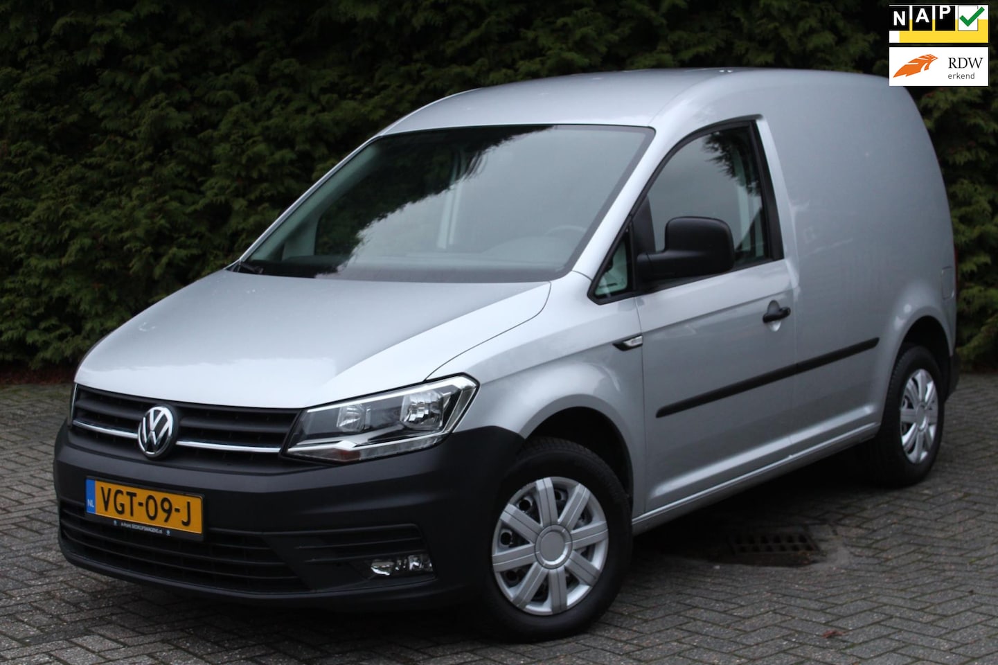 Volkswagen Caddy - 2.0 TDI L1H1 BMT Economy Business 102PK | Airco | Cruise Control | NAVI | PDC | Bluetooth - AutoWereld.nl