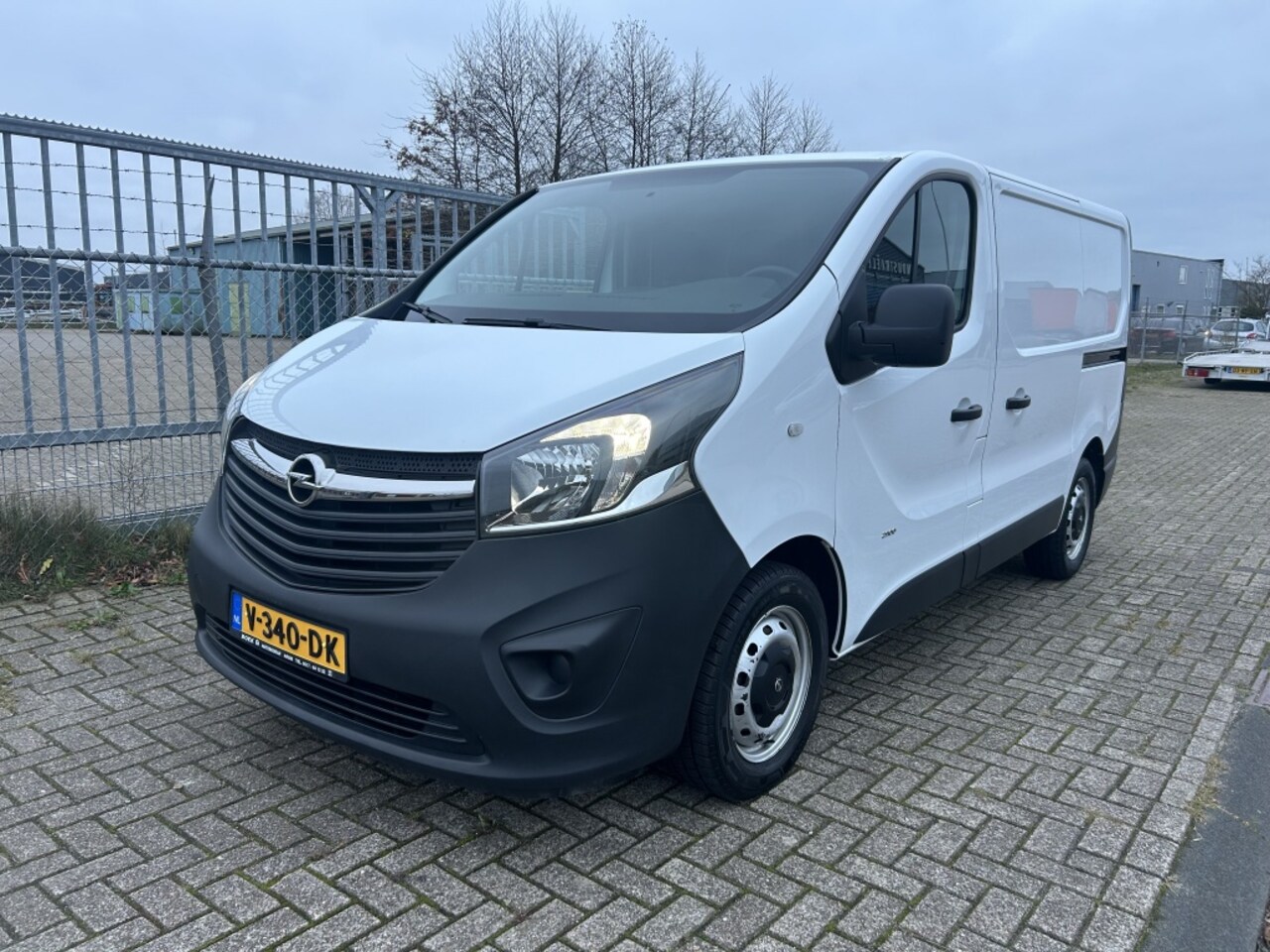 Opel Vivaro - 1.6 CDTI L1H1 Ed Eco / 2X Schuifdeur / Trekhaak / Airco - AutoWereld.nl