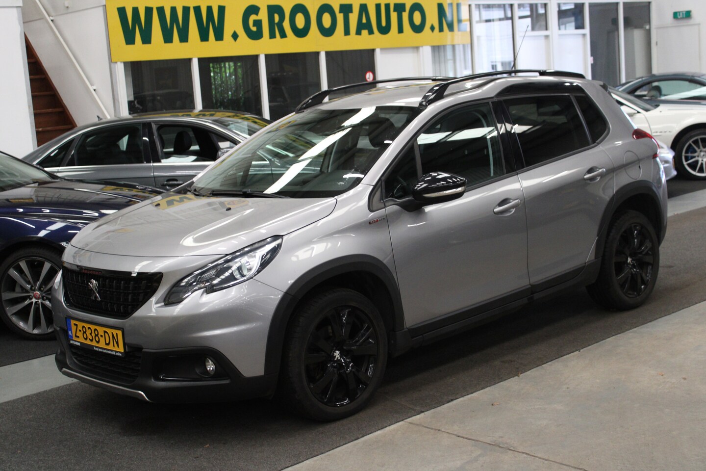 Peugeot 2008 - 1.2 PureTech Allure Automaat Airco, Cruise Control, Navigatie, Stuurbekrachtiging - AutoWereld.nl