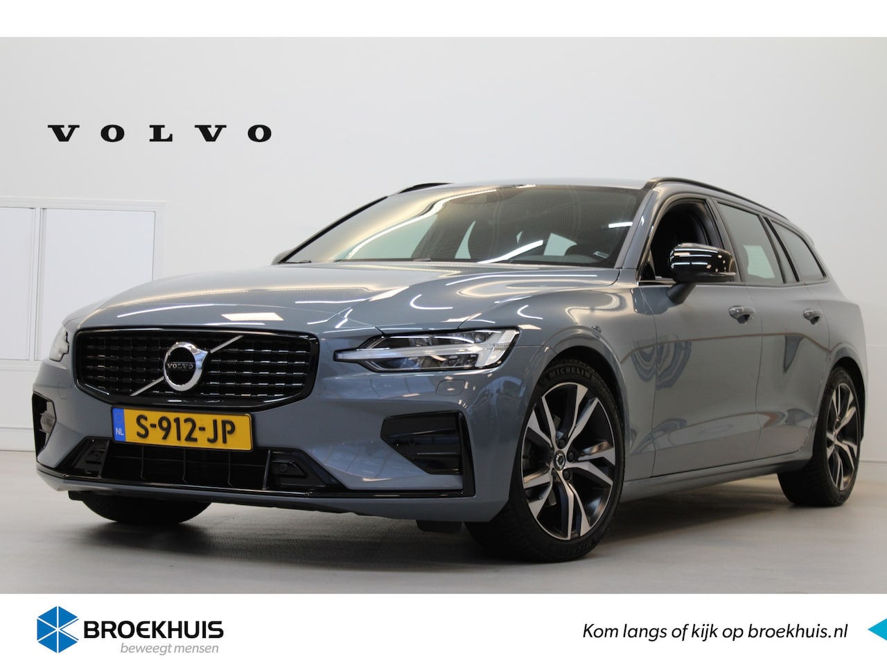 Volvo V60 - B4 200PK R-Design | Pilot Assist | Camera | DAB | Keyless | Apple Car Pl | Stoelverw - AutoWereld.nl