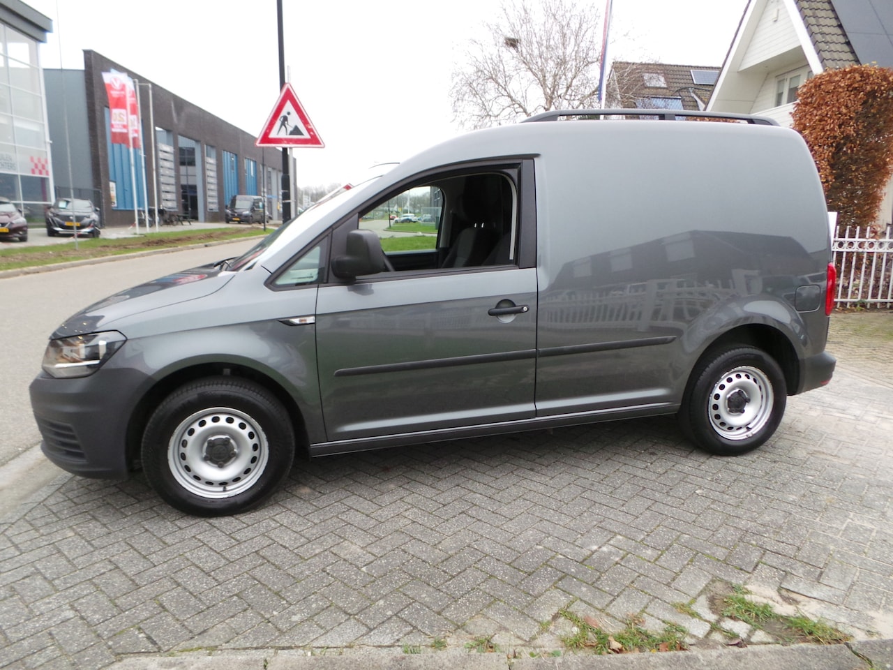 Volkswagen Caddy - 2.0 TDI 75pkL1H1 BMT Airco,Trekhaak - AutoWereld.nl