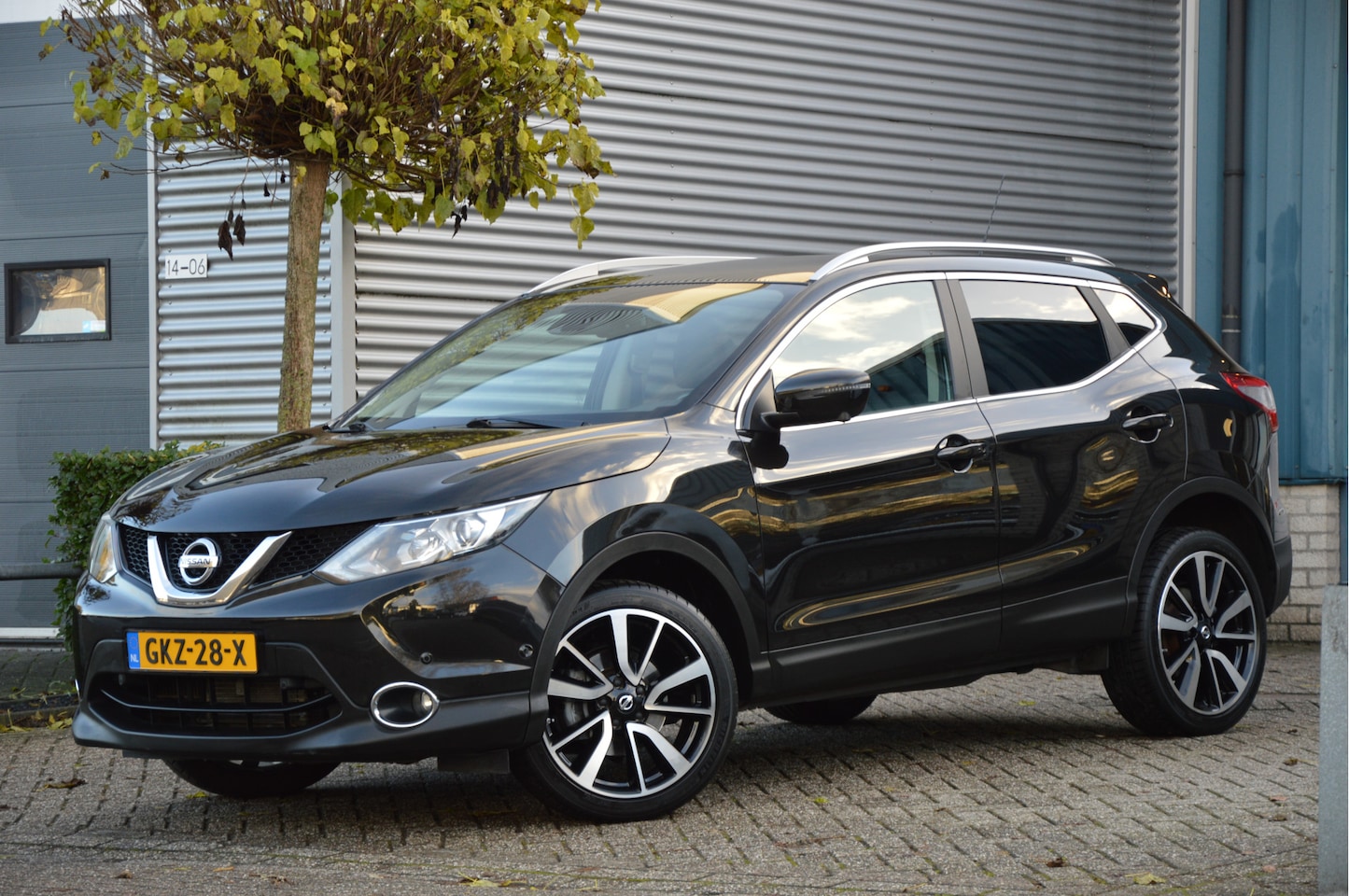 Nissan Qashqai - 1.2 AUTOMAAT | TEKNA | LEDER | LED | PANODAK | 360 CAMERA | CLIMA | ENZ - AutoWereld.nl