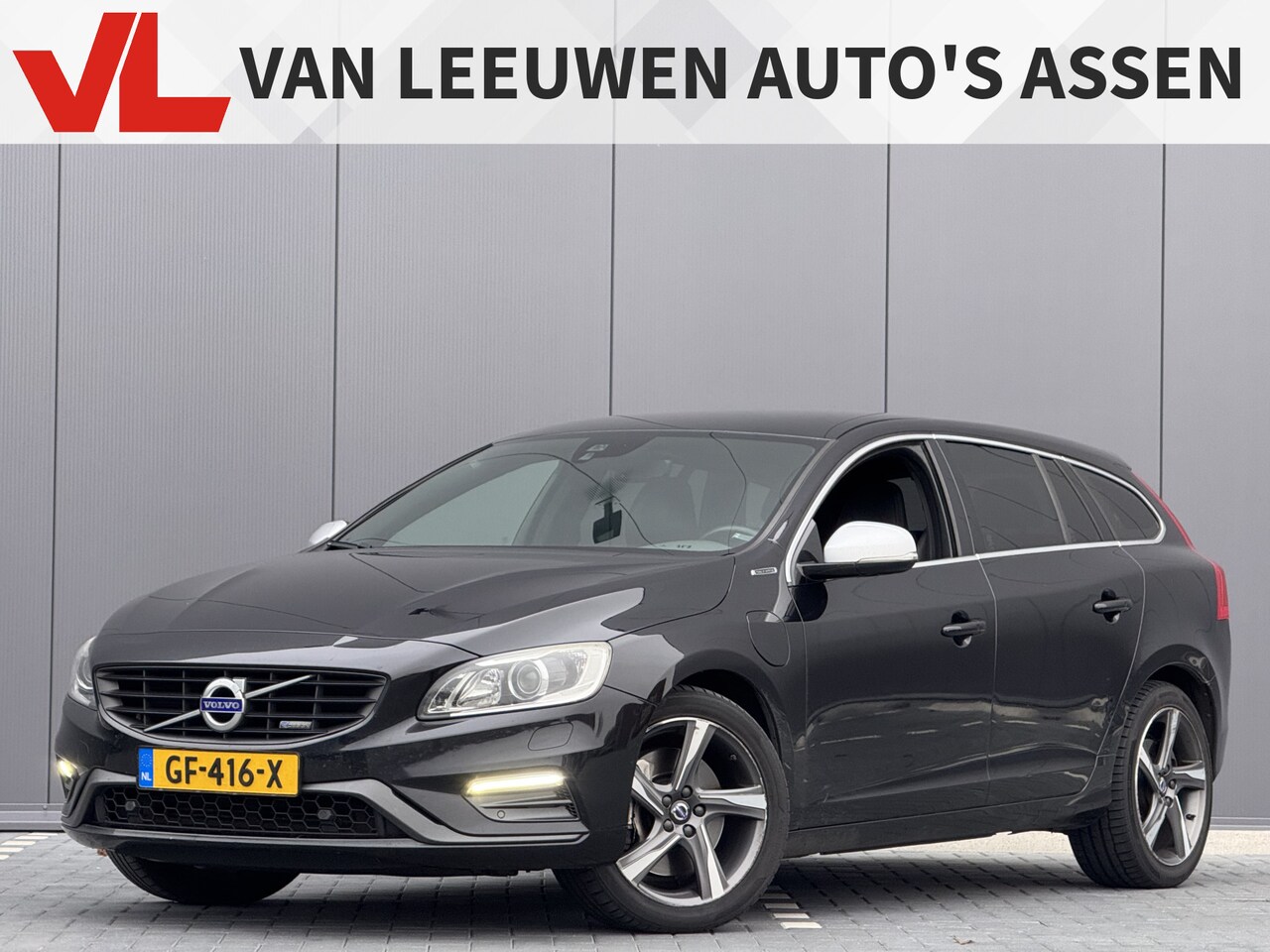 Volvo V60 - 2.4 D6 AWD Plug-In Hybrid R-Design | Nieuw binnen | Memory seats | Stoelverwarming voor + - AutoWereld.nl