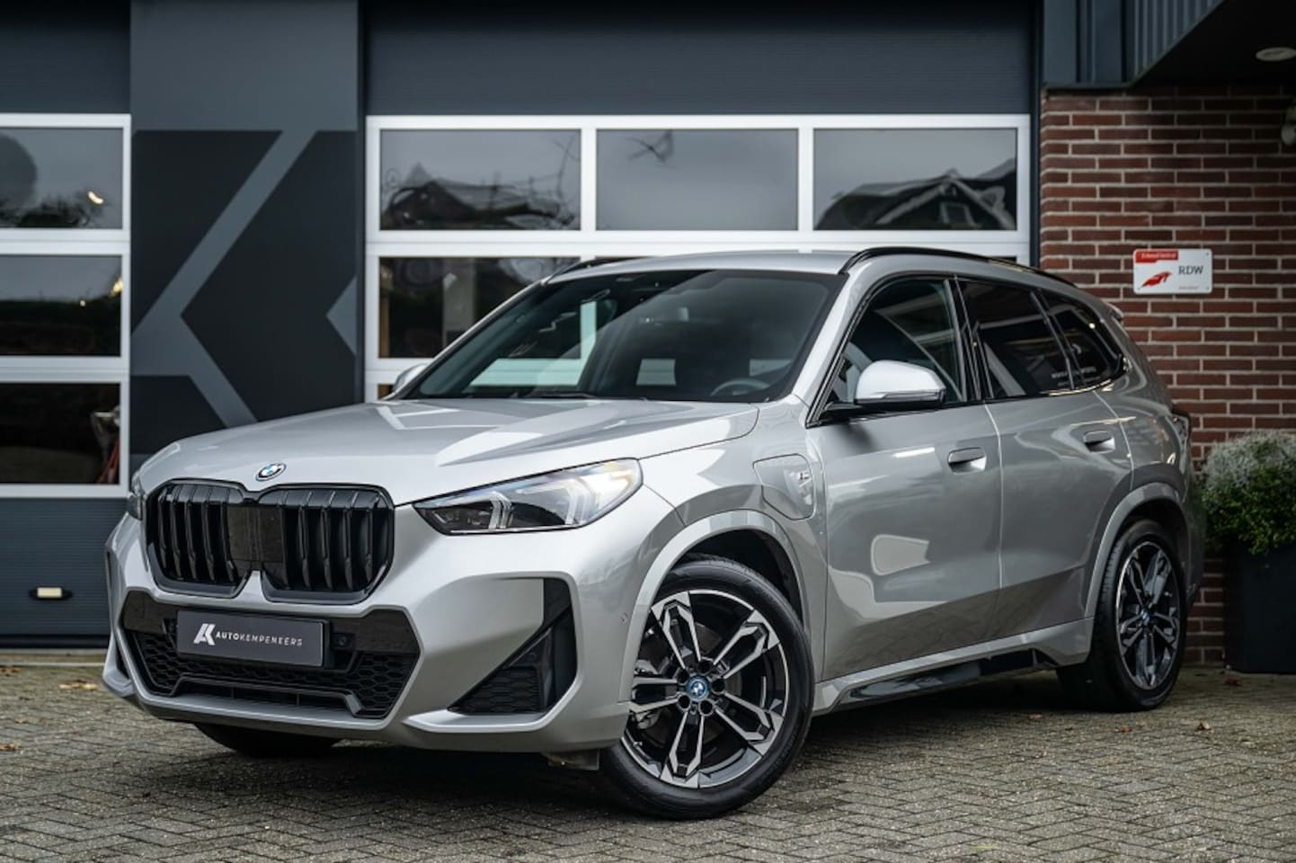 BMW X1 - xDrive 25e M Sport | Shadow | Adapt. Led | Camera | ACC | 19 Inch | - AutoWereld.nl