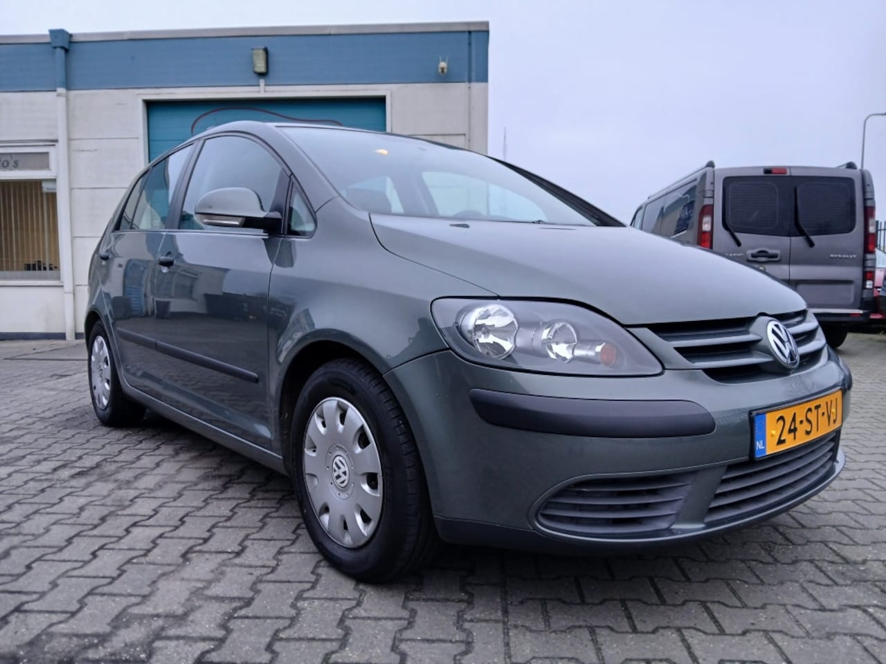 Volkswagen Golf Plus - 1.4 165.000Km Nap/Airco/Dealer onderhouden - AutoWereld.nl