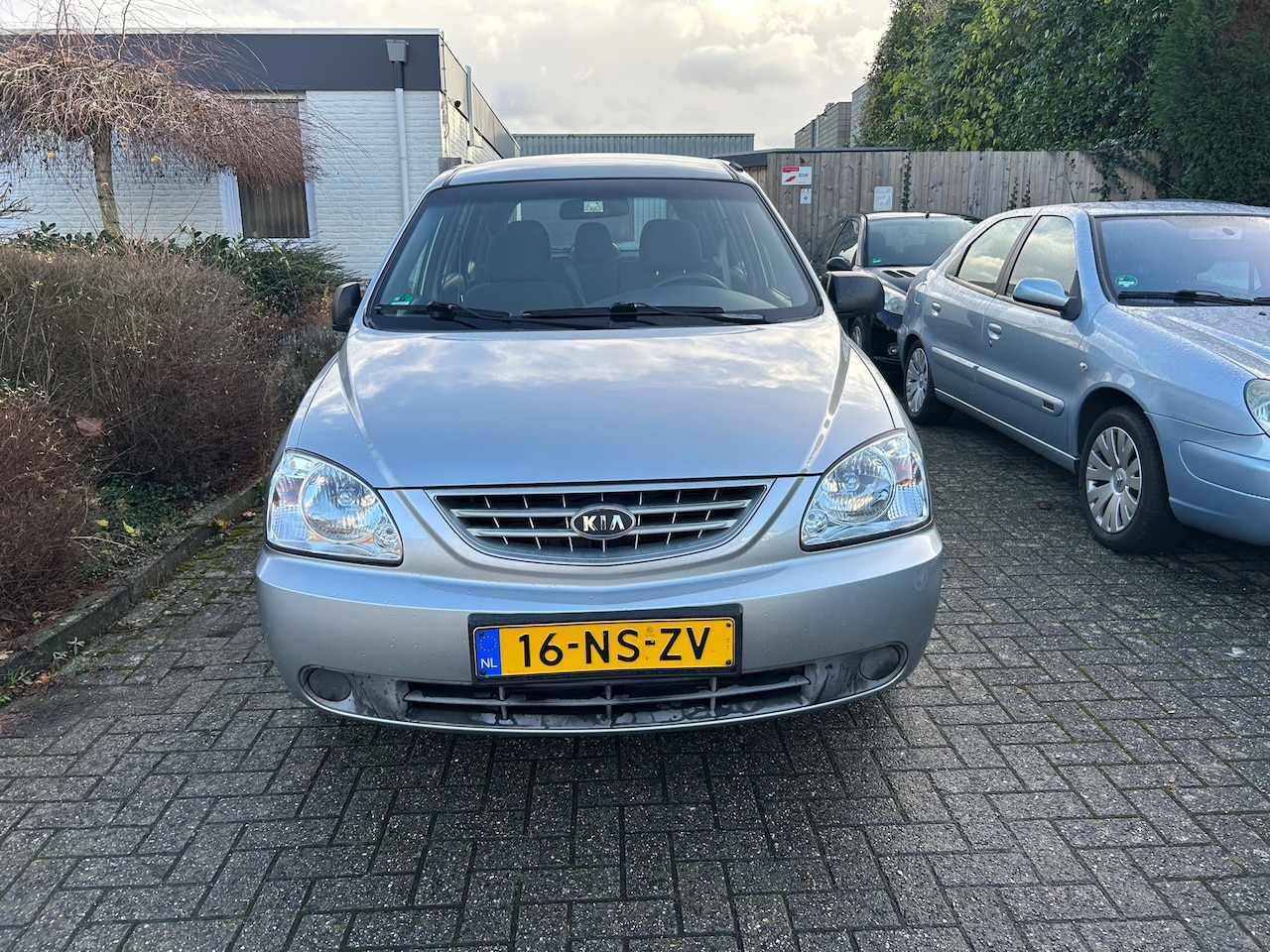 Kia Carens - 1.8-16V LX 1.8-16V LX - AutoWereld.nl