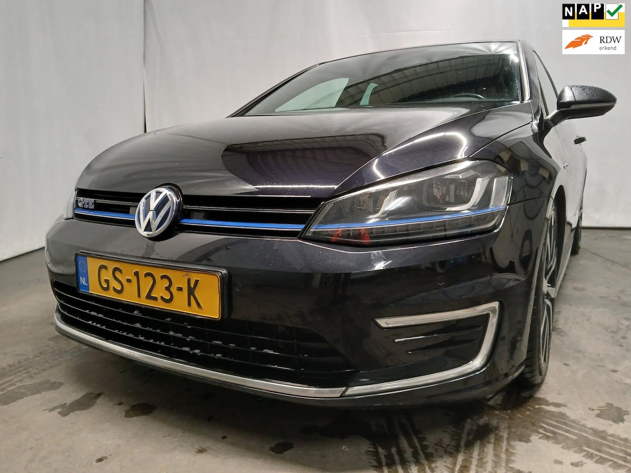 Volkswagen Golf - 1.4 TSI GTE - Airco - Navi - Automaat - Export - Schade - AutoWereld.nl