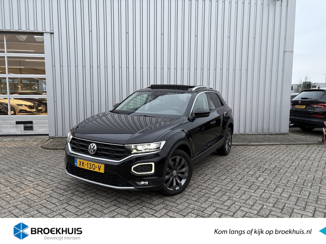 Volkswagen T-Roc - 1.0 TSI 116PK Style | Panorama Dak | Digitaal Dashboard | LED Koplampen | Trekhaak (1300KG - AutoWereld.nl