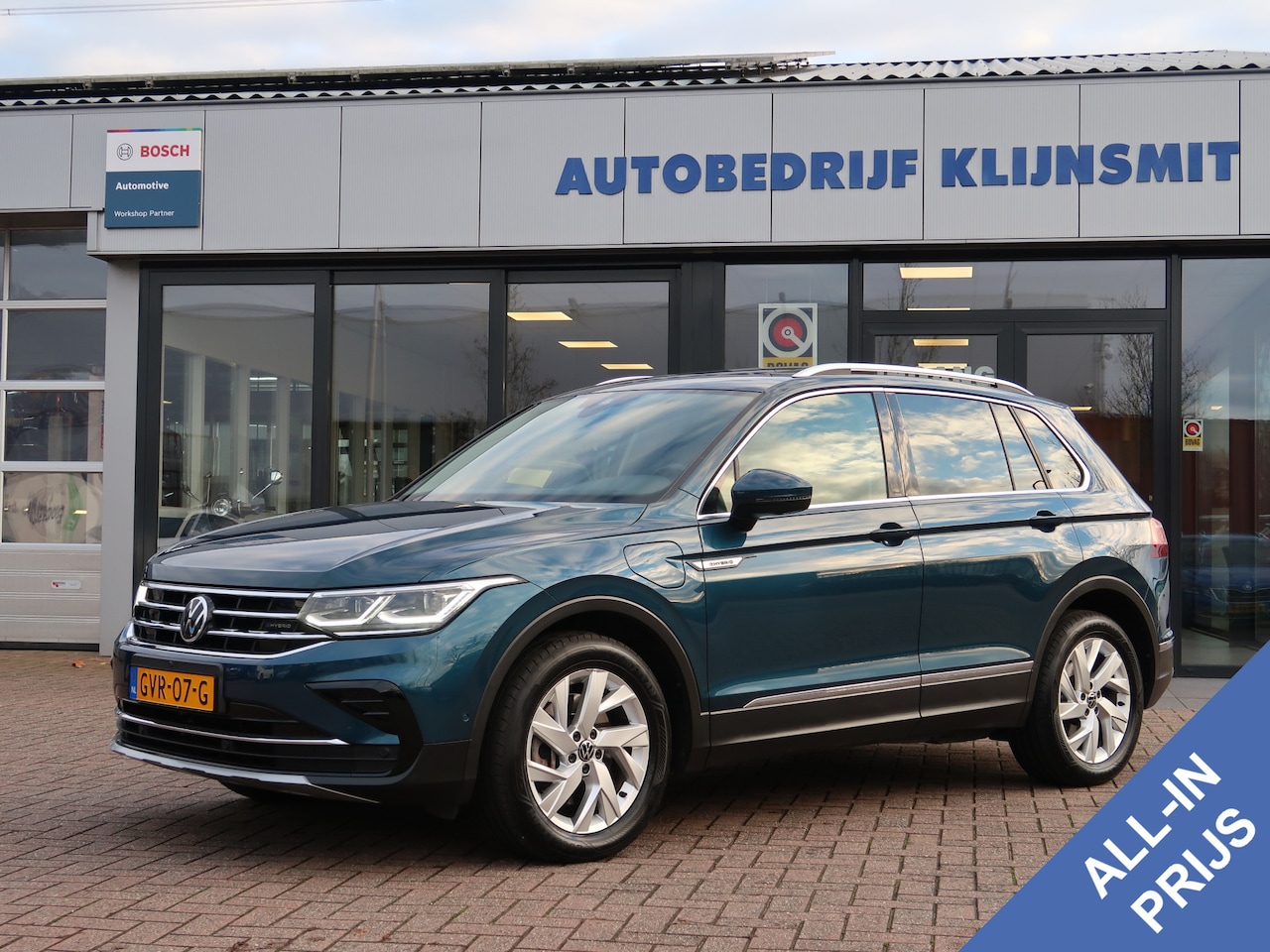 Volkswagen Tiguan - 1.4 TSI eHybrid Business+ | Panorama | Trekhaak | 360 Camera | - AutoWereld.nl