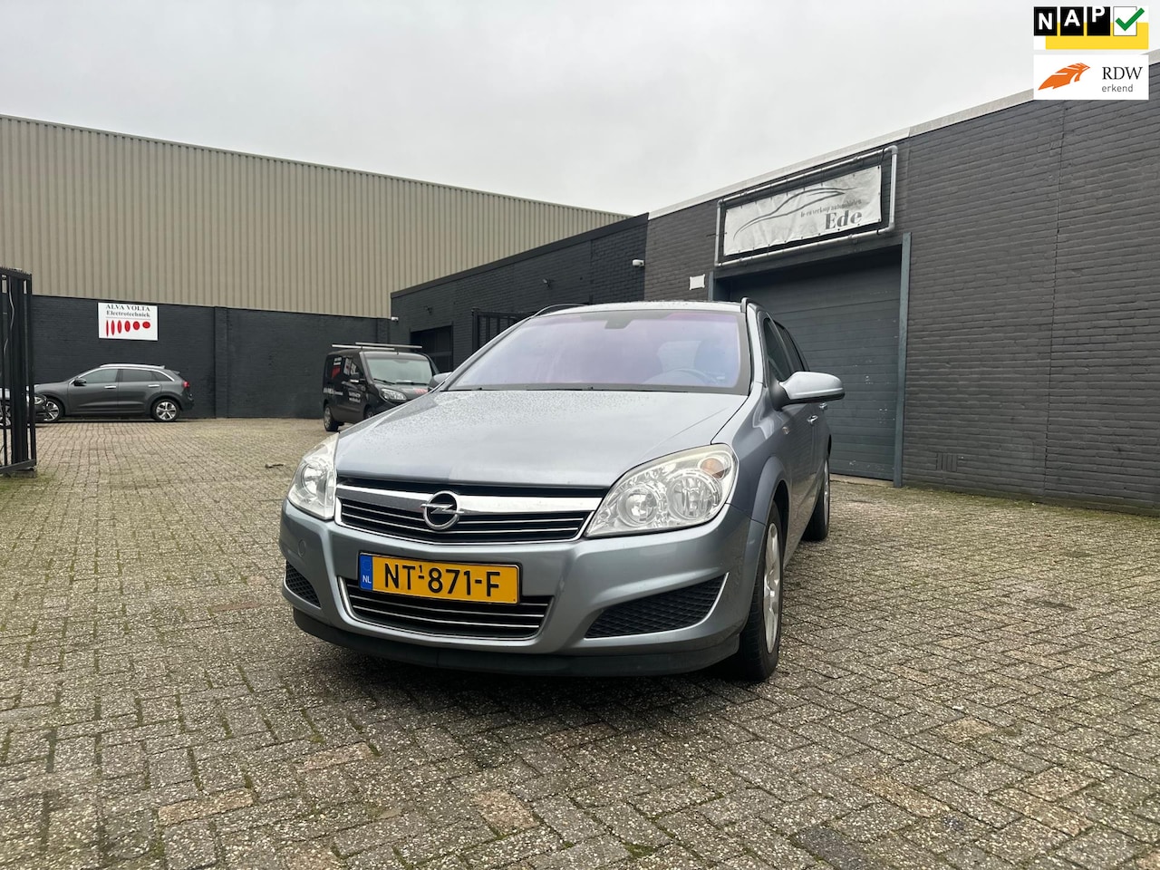 Opel Astra Wagon - 1.6 Essentia Airco Cruise Elek. Pakket PDC LM-Wielen Trekhaak APK. - AutoWereld.nl