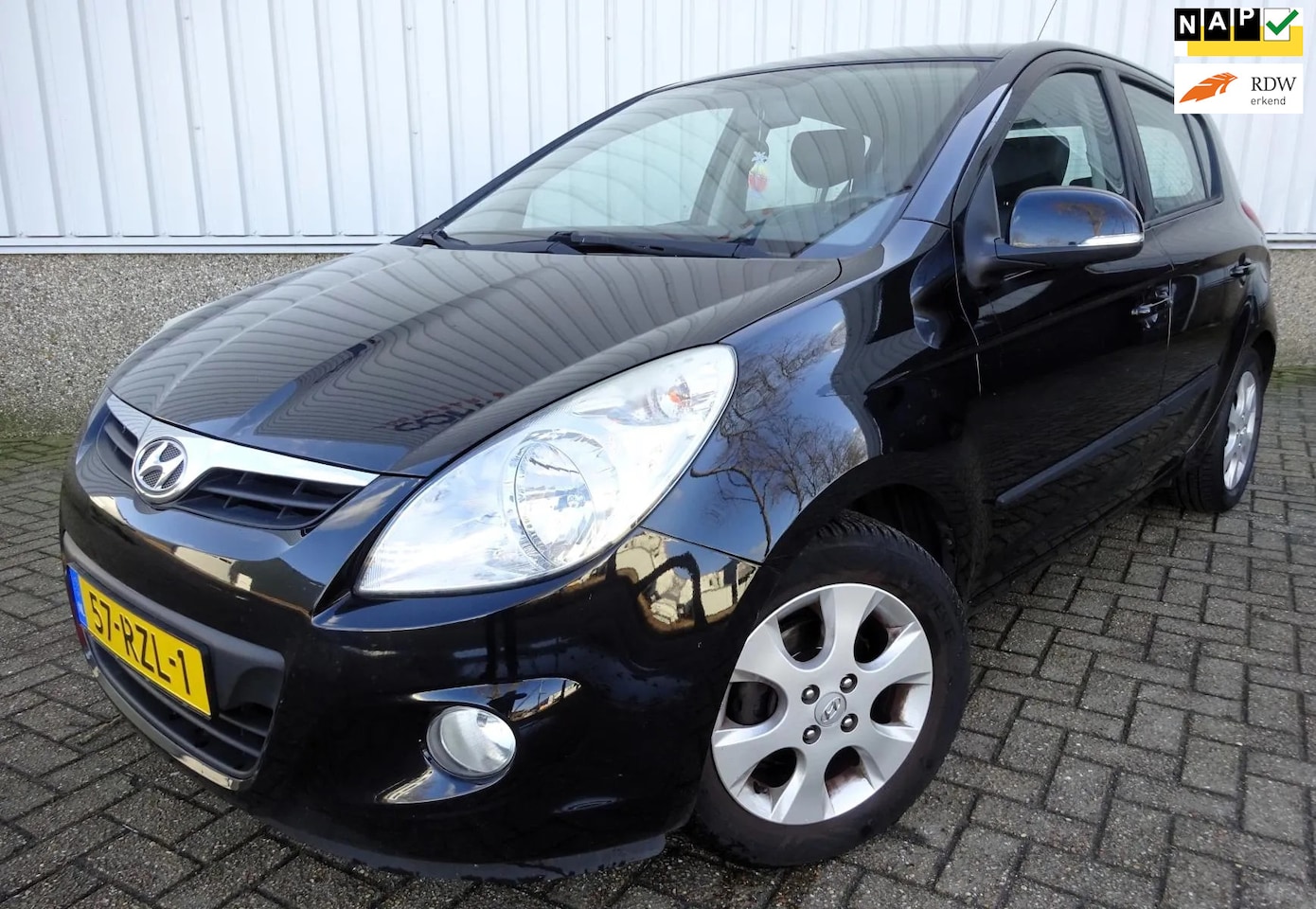 Hyundai i20 - 1.2i i-Catcher | Clima | Leder - AutoWereld.nl