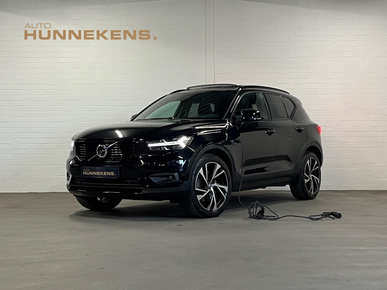 Volvo XC40 - 1.5 T5 Recharge R-Design | Open dak | Keyless | Adapt. Cruise | Harman/Kardon | BLIS - AutoWereld.nl