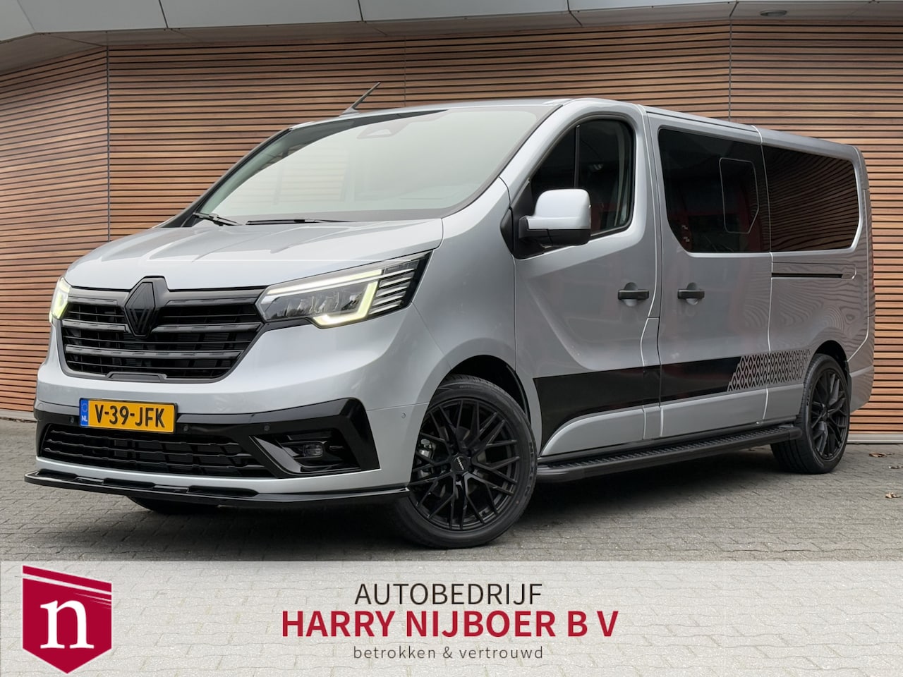 Renault Trafic - 2.0 dCi 170 L2H1 Extra DC Vol ! Sidebars / 19 "lm velg / Spoilers / Camera enz enz - AutoWereld.nl