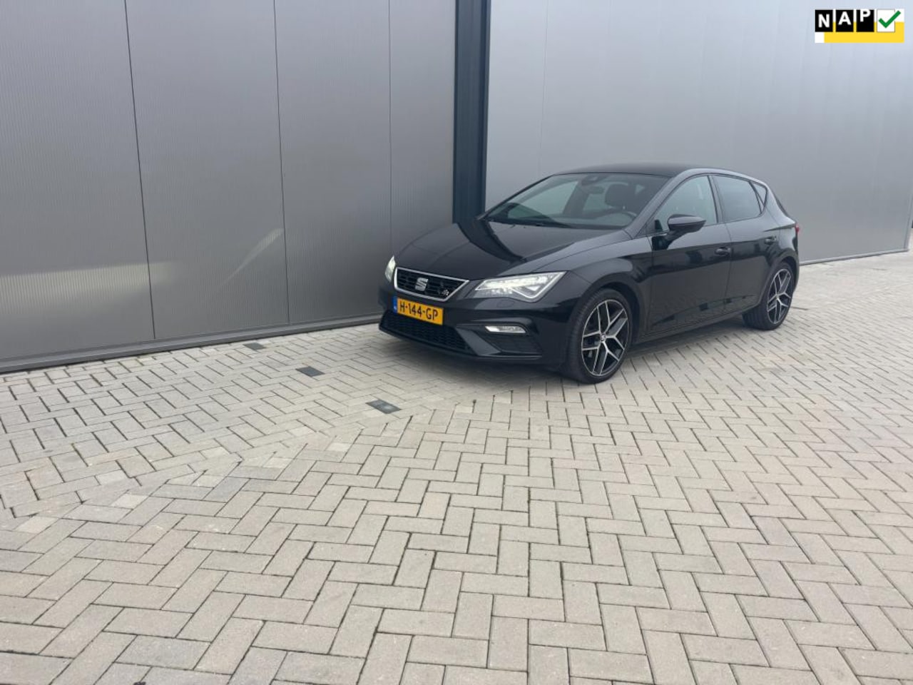 Seat Leon - 2.0 TDI FR Ultimate Edition 2.0 TDI FR Ultimate Edition - AutoWereld.nl