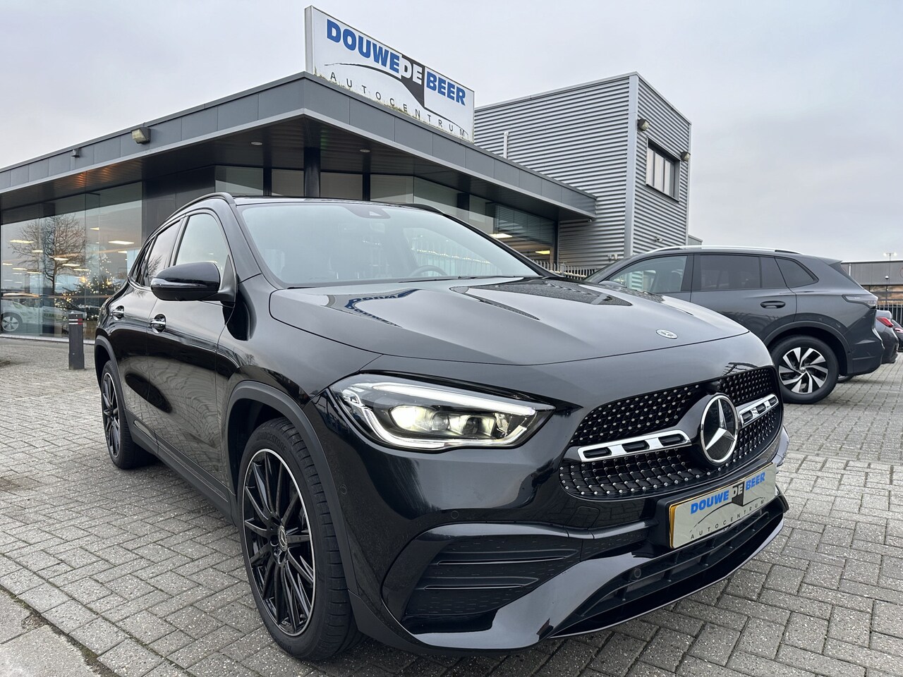 Mercedes-Benz GLA-Klasse - 250 e AMG Line Night pakket pano/dak/ virtual cockpit, camera 360 , dode hoek, keyles Go - AutoWereld.nl