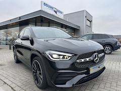 Mercedes-Benz GLA-Klasse - 250 e AMG Line Night Pano-Dak | Camera 360 | Dodehoek | Keyless