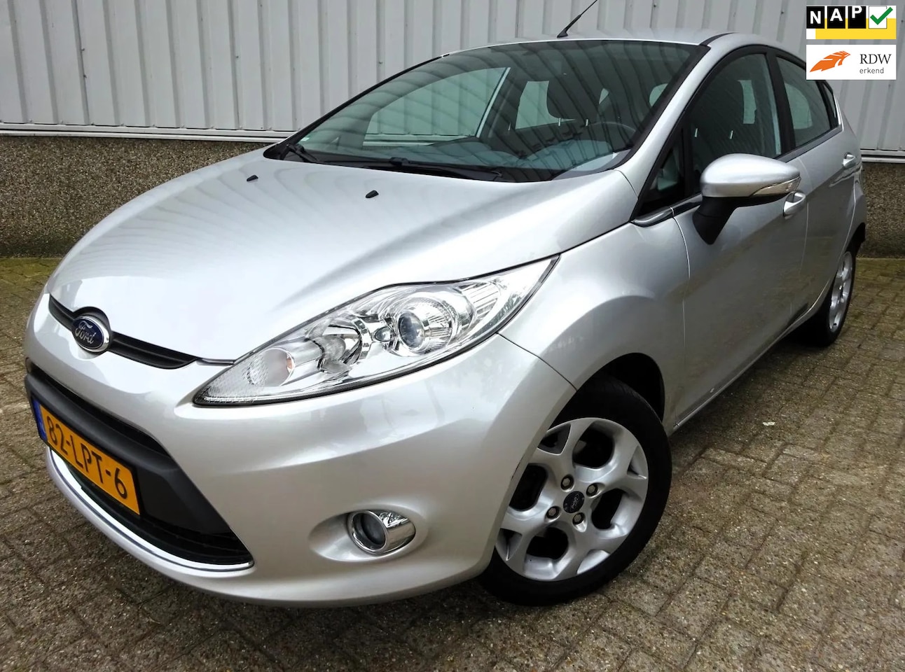 Ford Fiesta - 1.4 Titanium AUTOMAAT - AutoWereld.nl