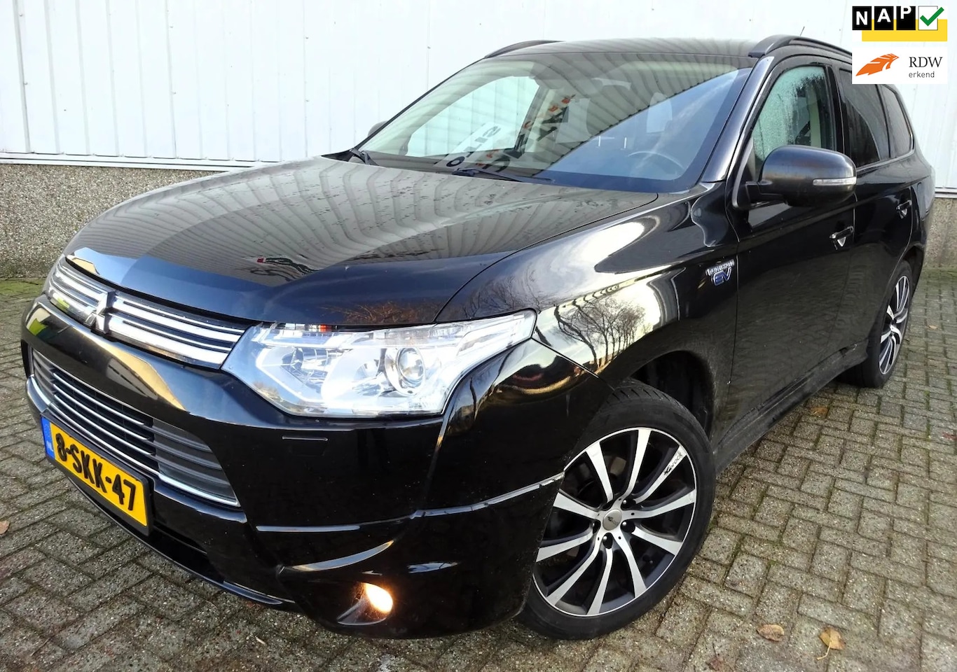 Mitsubishi Outlander - Plug-in 2.0 PHEV Instyle+ - AutoWereld.nl