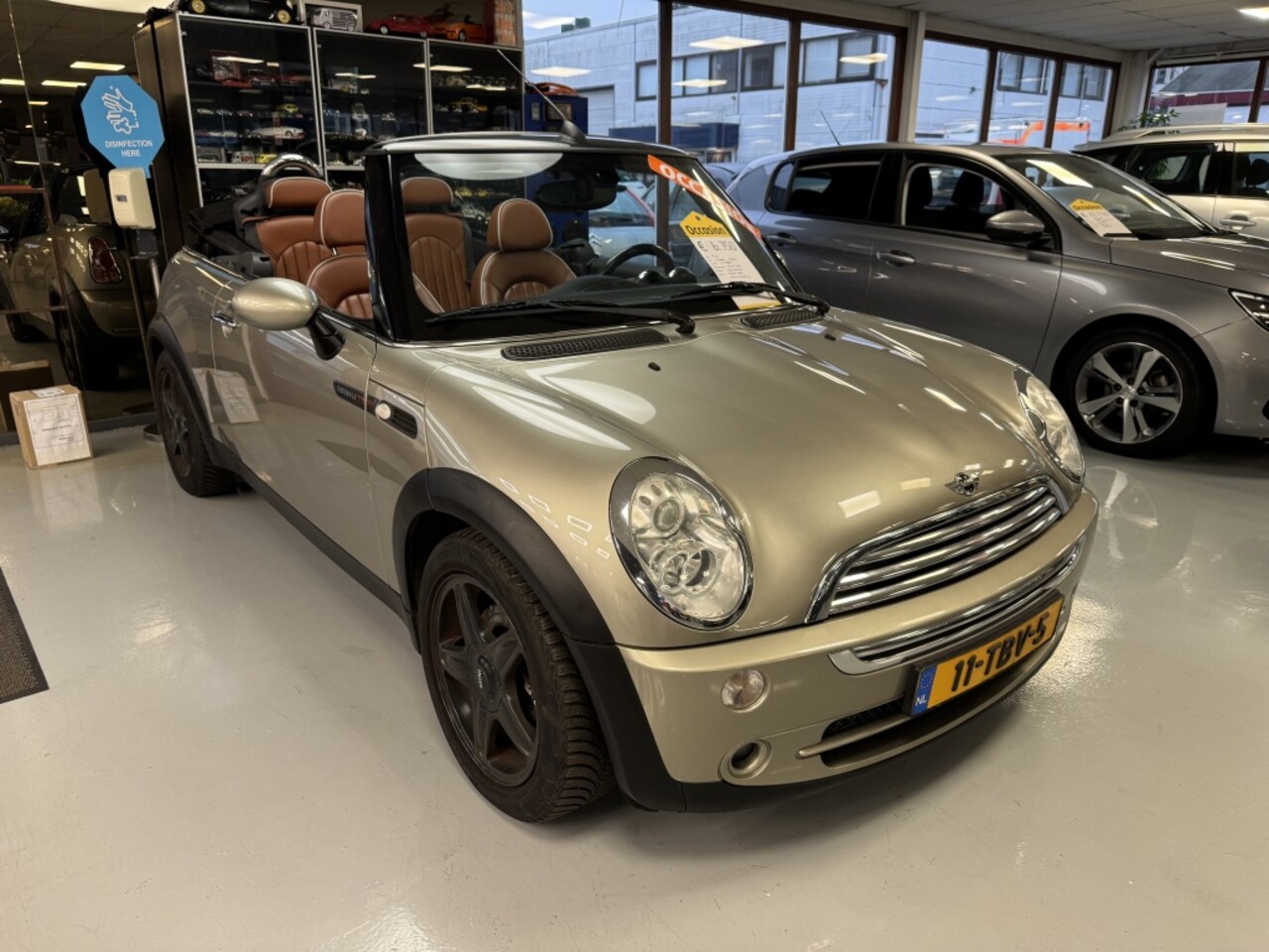 MINI Cabrio - 1.6 Cooper Pepper Mini 1.6 Cooper Pepper - AutoWereld.nl